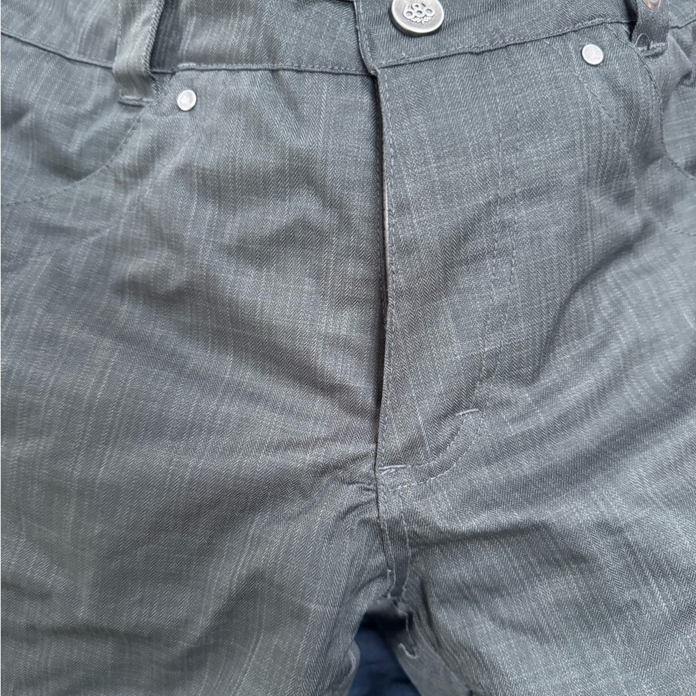 Women’s 686 ski/board pants-excellent condition also comfortable and warm.